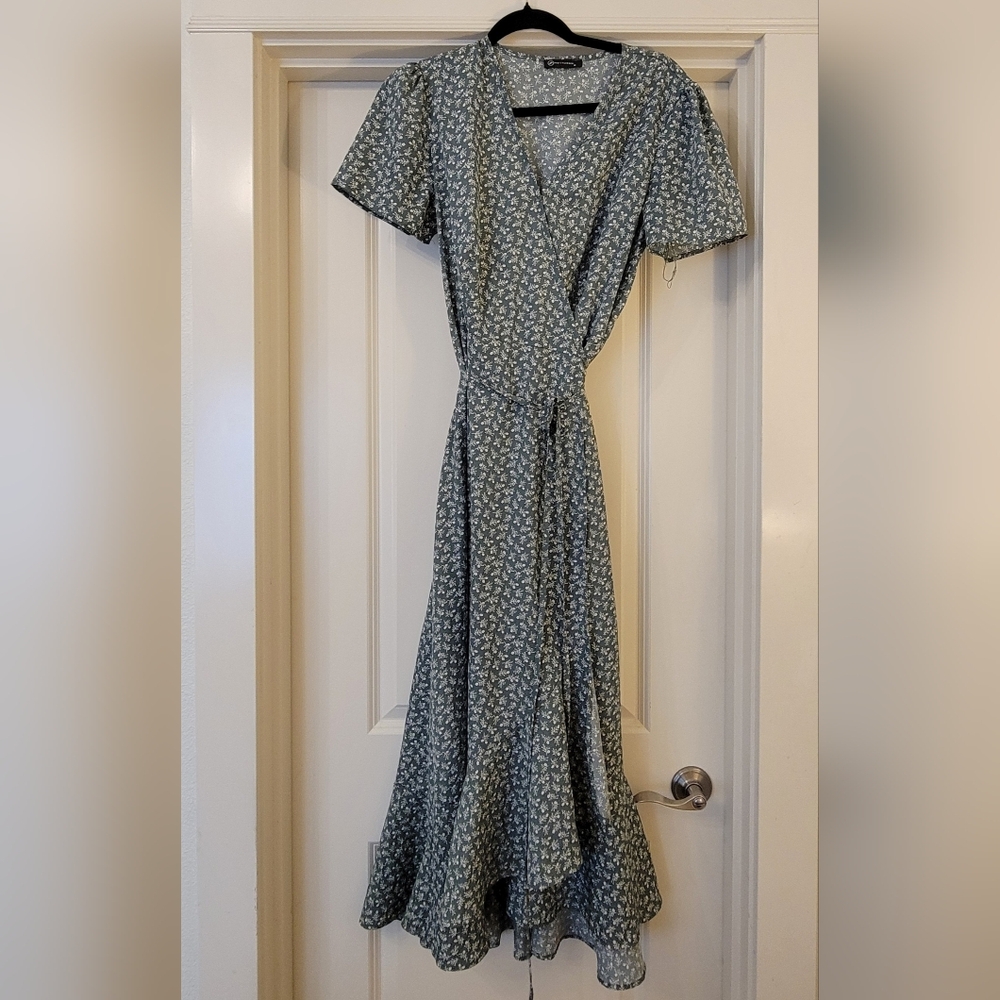 Elegant Blue Floral Wrap Dress